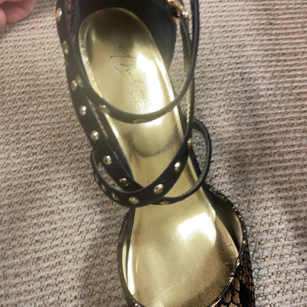 Gorgeous Leopard Print- Snake Print Embossed Heels - image 8